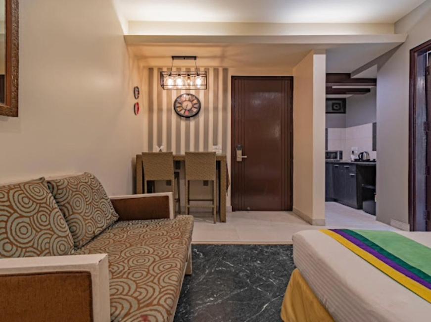 Hotel Imperial Park Sector 45 คูร์เคาน์ ภายนอก รูปภาพ