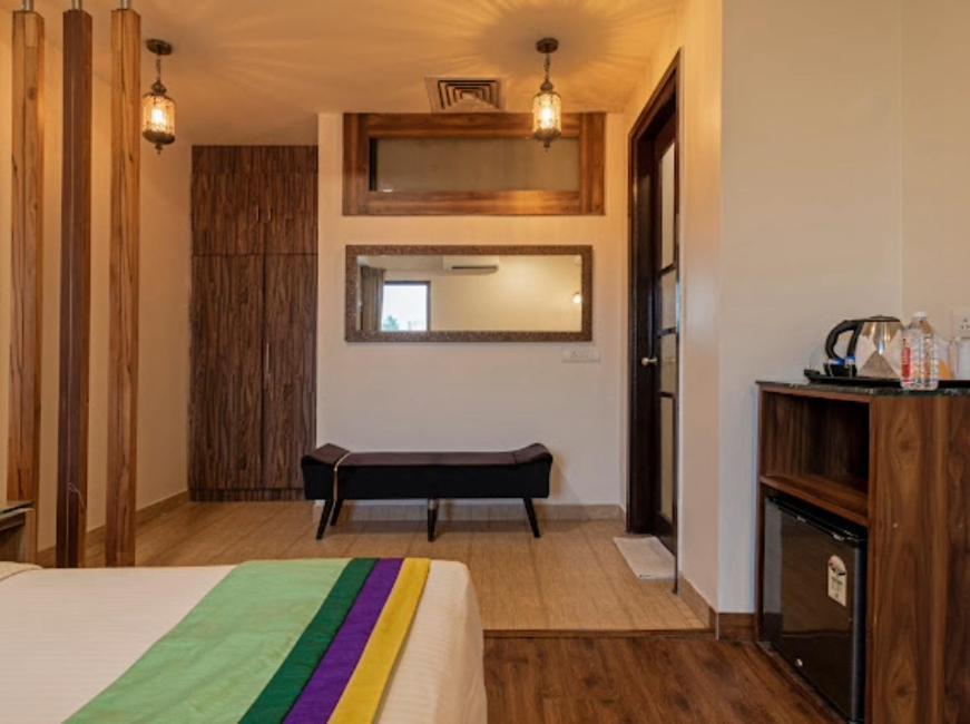 Hotel Imperial Park Sector 45 คูร์เคาน์ ภายนอก รูปภาพ